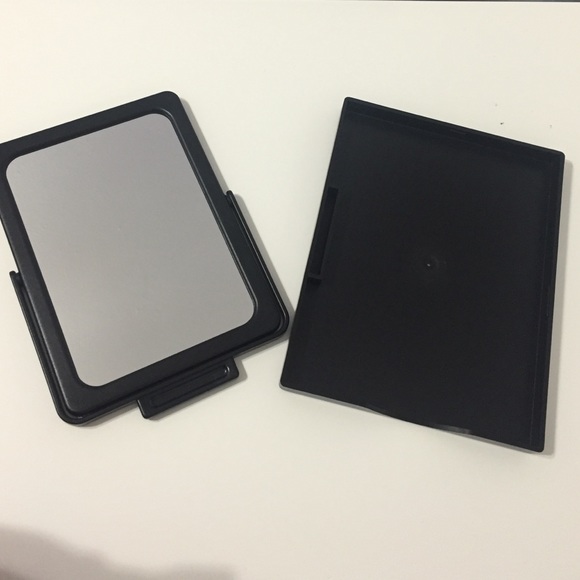 Travel mirror - Picture 3 of 4